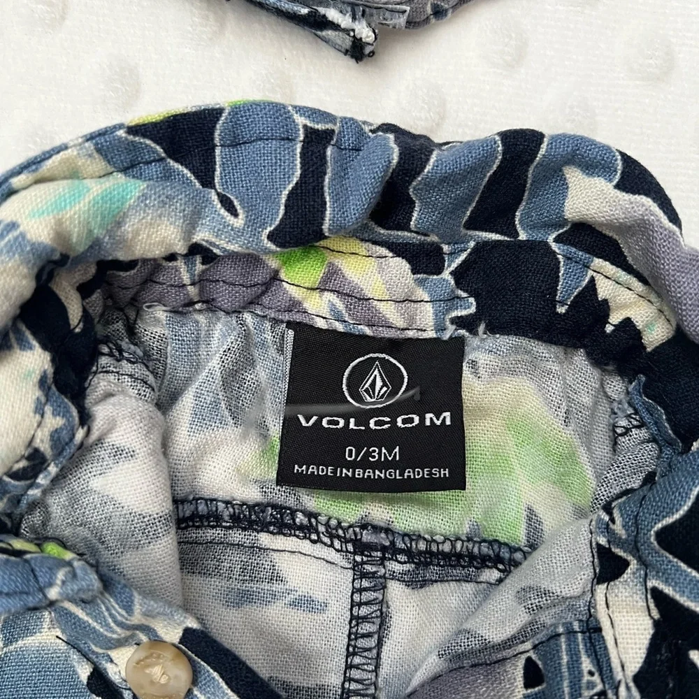 NWOT Volcom Baby Romper with bucket hat